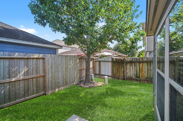 16523 Strathmore Manor Lane, Houston, TX 77090