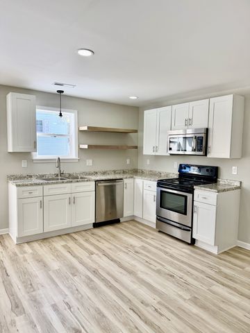 711 Gwen St, Paris, TN 38242