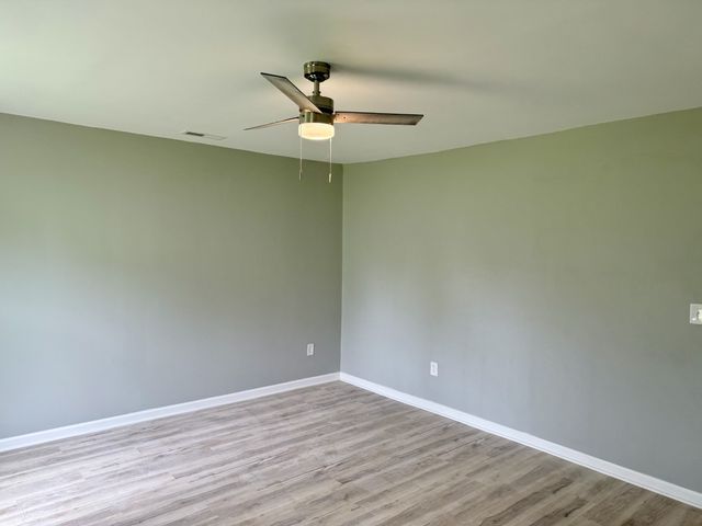 711 Gwen St, Paris, TN 38242