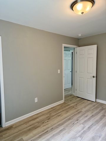 711 Gwen St, Paris, TN 38242