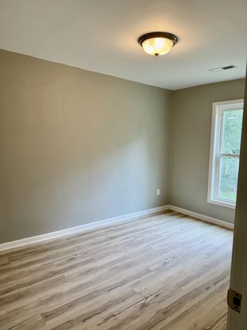 711 Gwen St, Paris, TN 38242