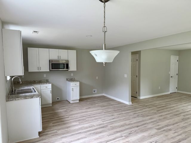 711 Gwen St, Paris, TN 38242