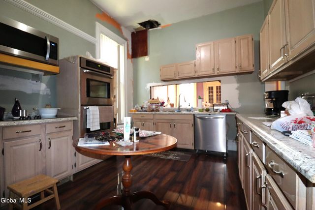 517 3rd Avenue, Troy, NY 12182