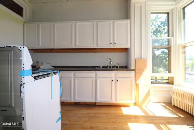 517 3rd Avenue, Troy, NY 12182