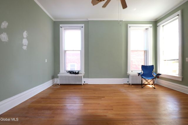 517 3rd Avenue, Troy, NY 12182