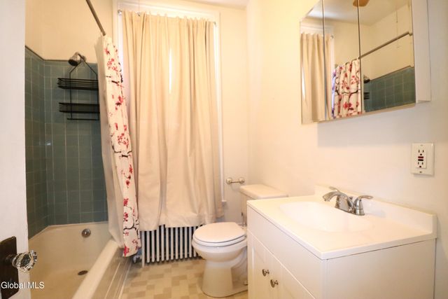 517 3rd Avenue, Troy, NY 12182
