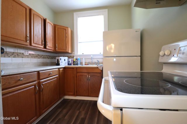 517 3rd Avenue, Troy, NY 12182