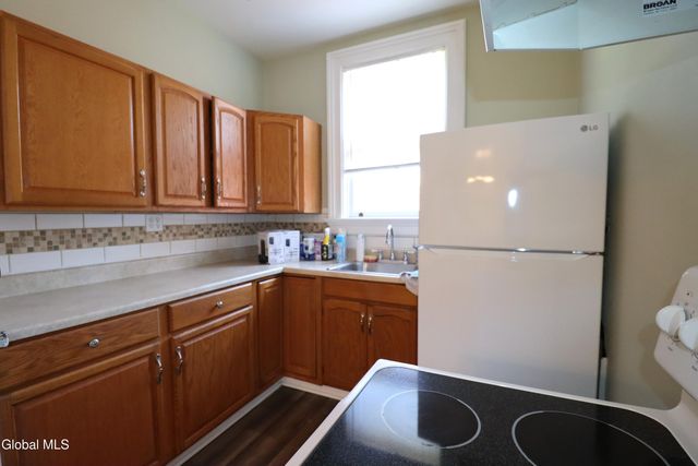 517 3rd Avenue, Troy, NY 12182