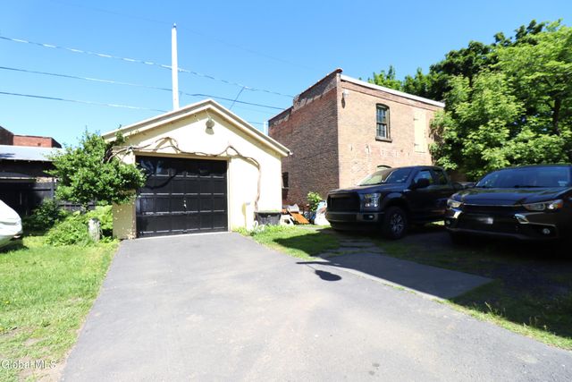 517 3rd Avenue, Troy, NY 12182