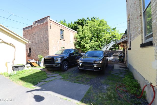517 3rd Avenue, Troy, NY 12182