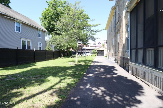 517 3rd Avenue, Troy, NY 12182