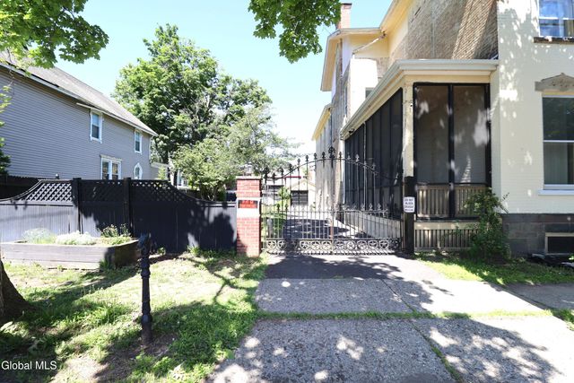 517 3rd Avenue, Troy, NY 12182