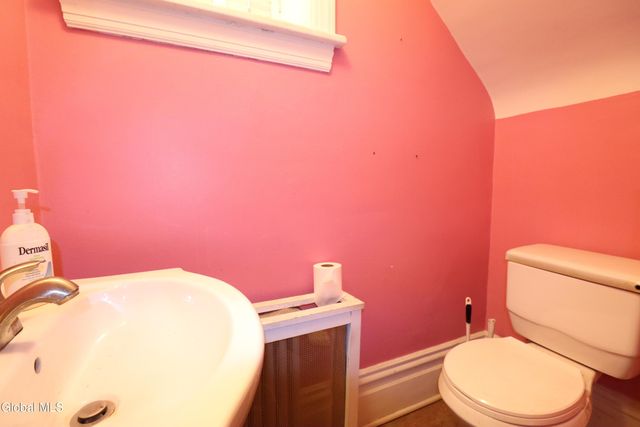 517 3rd Avenue, Troy, NY 12182