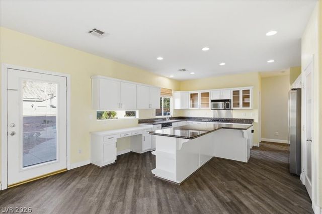 2654 Hourglass Drive, Henderson, NV 89052