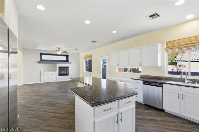 2654 Hourglass Drive, Henderson, NV 89052