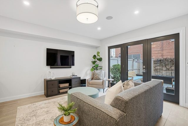 2 Cumston Street 2, Boston, MA 02118