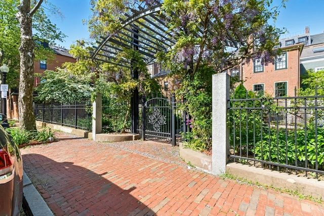 2 Cumston Street 2, Boston, MA 02118