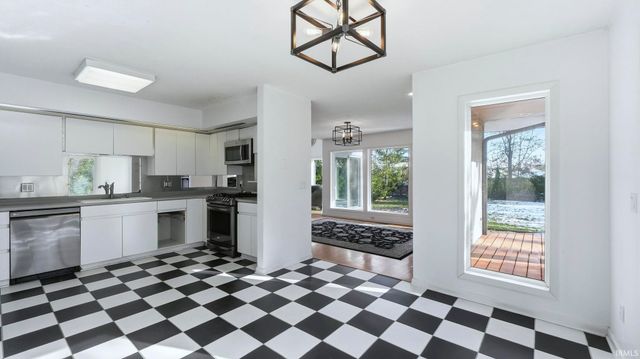 6433 Sheffield Cove, Fort Wayne, IN 46804