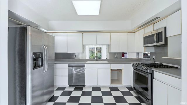 6433 Sheffield Cove, Fort Wayne, IN 46804