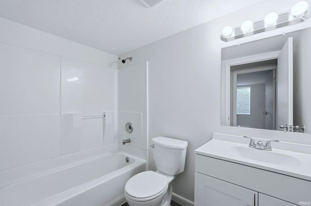 6433 Sheffield Cove, Fort Wayne, IN 46804