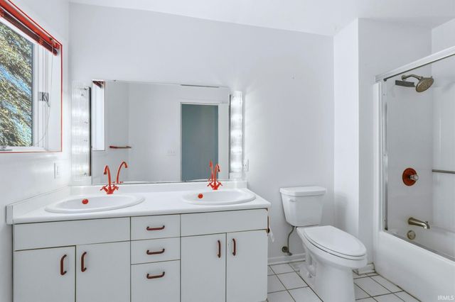 6433 Sheffield Cove, Fort Wayne, IN 46804