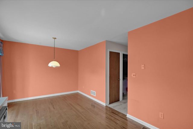 1107 HAMPDEN DR, Strasburg, PA 17579