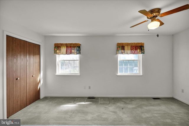 1107 HAMPDEN DR, Strasburg, PA 17579