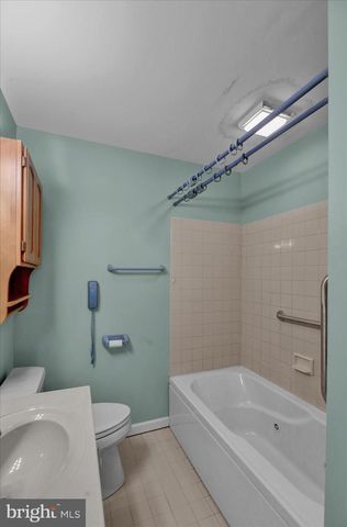 1107 HAMPDEN DR, Strasburg, PA 17579
