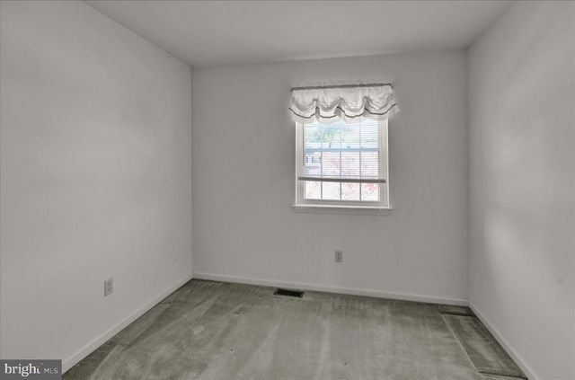 1107 HAMPDEN DR, Strasburg, PA 17579