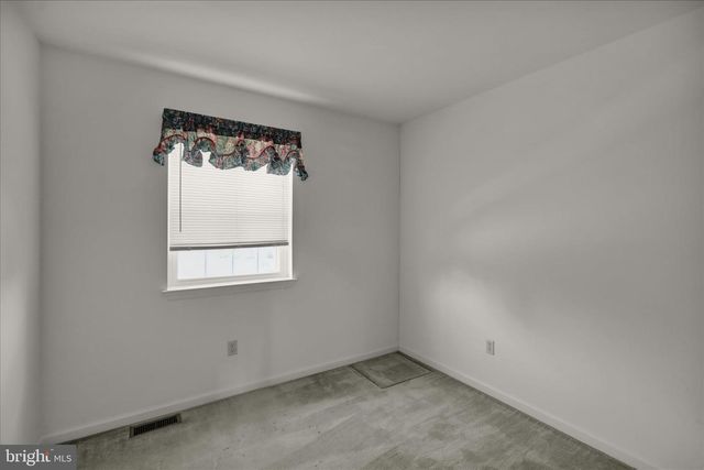 1107 HAMPDEN DR, Strasburg, PA 17579