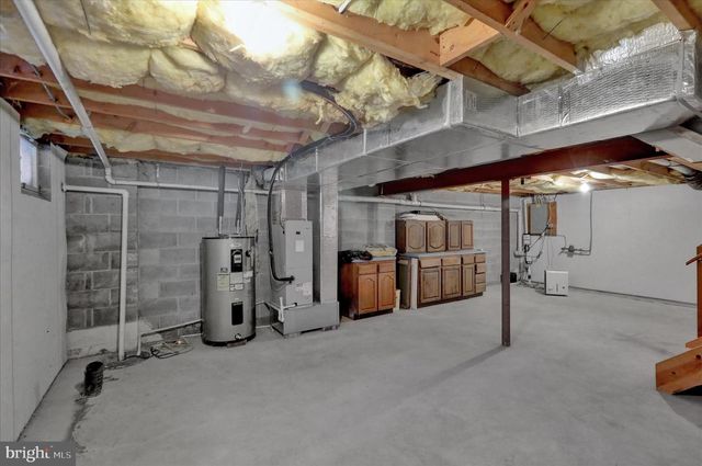1107 HAMPDEN DR, Strasburg, PA 17579