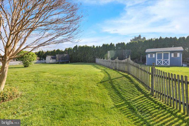 1107 HAMPDEN DR, Strasburg, PA 17579