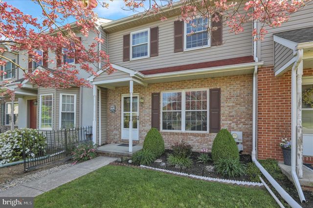 1107 HAMPDEN DR, Strasburg, PA 17579