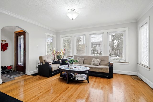 5650 N Mason Avenue, Chicago, IL 60646