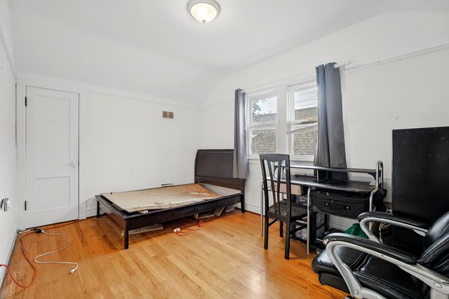 5650 N Mason Avenue, Chicago, IL 60646