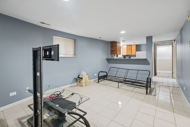 5650 N Mason Avenue, Chicago, IL 60646