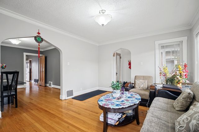 5650 N Mason Avenue, Chicago, IL 60646