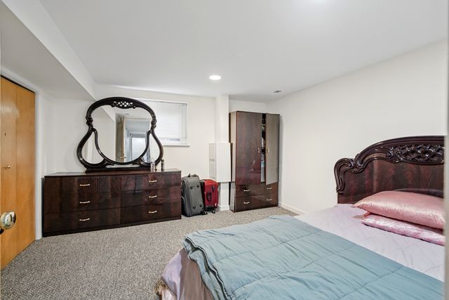 5650 N Mason Avenue, Chicago, IL 60646