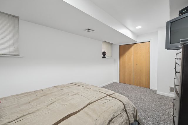 5650 N Mason Avenue, Chicago, IL 60646