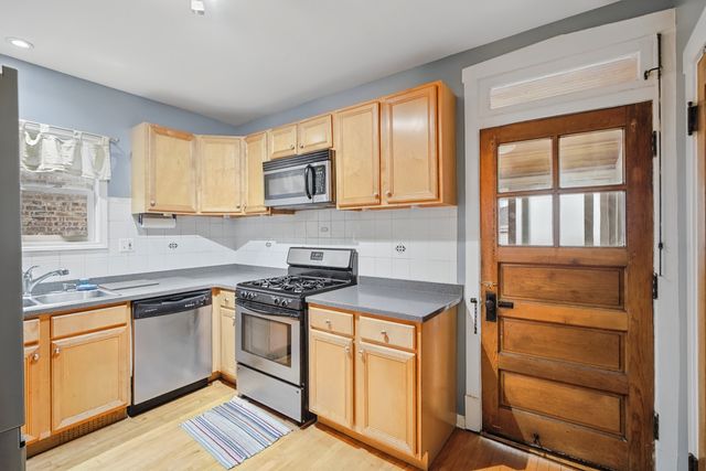 5650 N Mason Avenue, Chicago, IL 60646