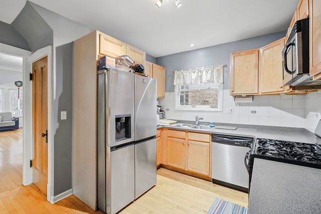 5650 N Mason Avenue, Chicago, IL 60646