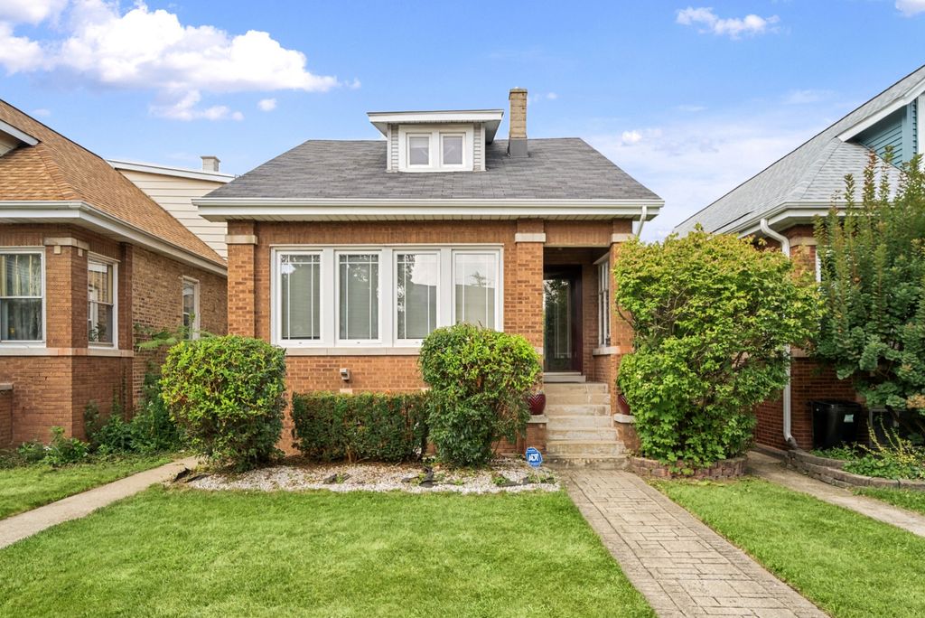 5650 N Mason Avenue, Chicago, IL 60646