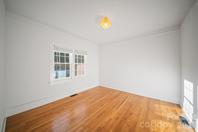 124 State Street, Asheville, NC 28806