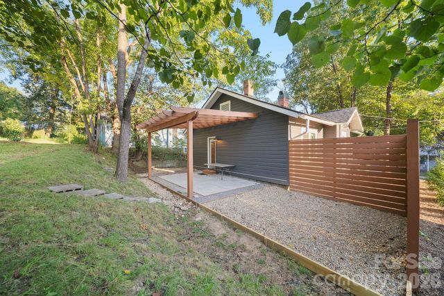 124 State Street, Asheville, NC 28806