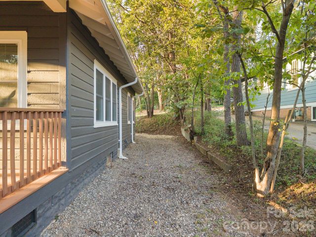 124 State Street, Asheville, NC 28806