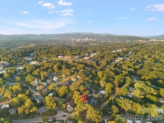 124 State Street, Asheville, NC 28806