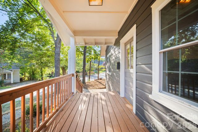 124 State Street, Asheville, NC 28806
