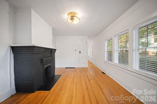 124 State Street, Asheville, NC 28806