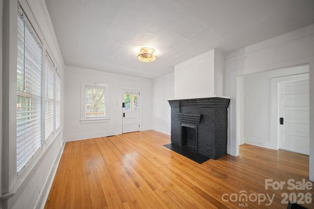 124 State Street, Asheville, NC 28806