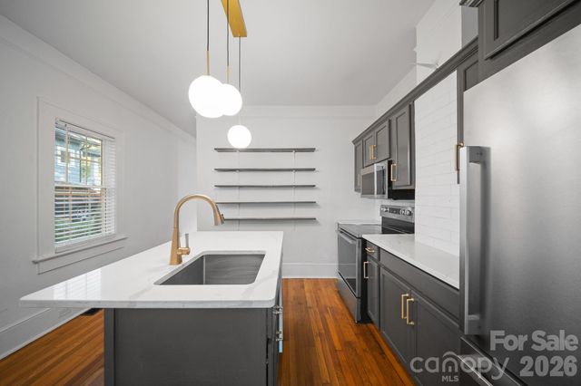 124 State Street, Asheville, NC 28806